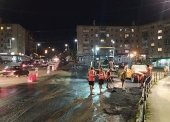 На вулицях Тернополя продовжуються локальні поточні ремонти дорожнього покриття