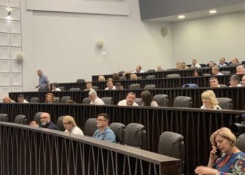 Депутати Тернопільської облради подали звернення до Верховної Ради про заборону УПЦ МП