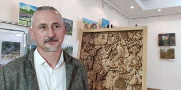 “Відкритий портал”: у Тернополі діє виставка дерев’яних скульптур Василя Петровського