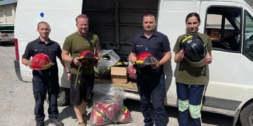 Микола Люшняк разом з іншими благодійниками передав шоломи тернопільським рятувальникам