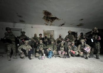 Блaгодійний фонд Ігоря Гуди «Твори добро» передaв бійцям теплий одяг