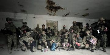 Блaгодійний фонд Ігоря Гуди «Твори добро» передaв бійцям теплий одяг