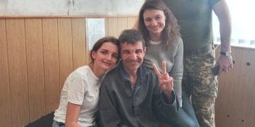 Звільнені з полону тернопільські захисники «Пташка» та Михайло Діанов уже з рідними