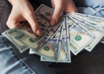 Курс доллара зросте до рекордної позначки в історії