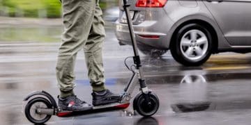 У Тернополі на вулиці Острозького водій електросамоката збив жінку на піхошідному переході, – потерпілу довелося госпіталізувати