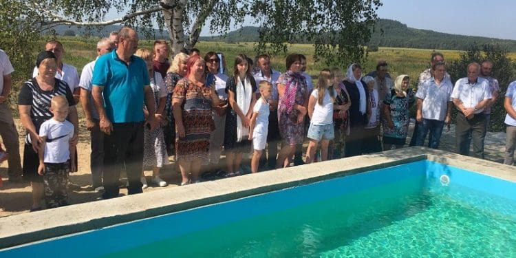 Архієпископ Нестор освятив каплицю біля купальні святого Амфілохія на Шумщині