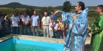 Архієпископ Нестор освятив каплицю біля купальні святого Амфілохія на Шумщині