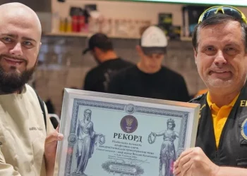 Встановив національний рекорд та зібрав понад 300 тисяч грн на ЗСУ