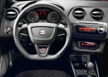 Пильна сусідка завадила переселенцю з Донеччини викрасти у тернополянина автівку: спіймали на гарячому