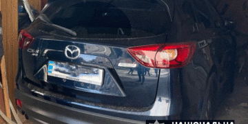 Мешканець Харківщини залякуваннями і погрозами поцупив у тернополянки автомобіль