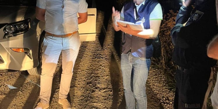 Заступнику начальника податкової Тернопільщини, який займався поборами та намагався втекти, оголошено про підозру (Відео, фото)