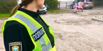 Патрульні несуть службу поблизу навчальних закладів Тернополя