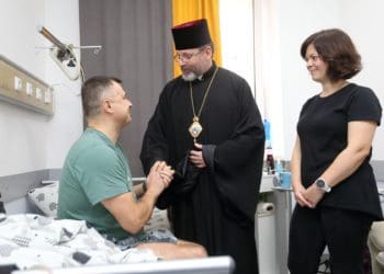 Блаженніший Святослав провідав у лікарні тяжко пораненого воїна Тараса Пастуха