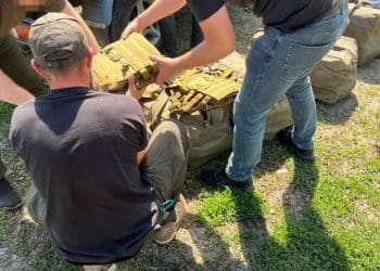 На Тернопільщині судитимуть псевдоволонтера що продавав бронежилети, ввезені як гуманітарна допомога