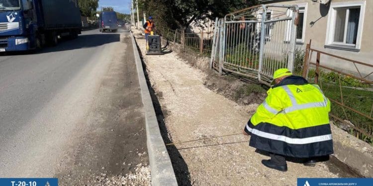Співпраця із громадами дозволяє проводити більше робіт на державних дорогах області