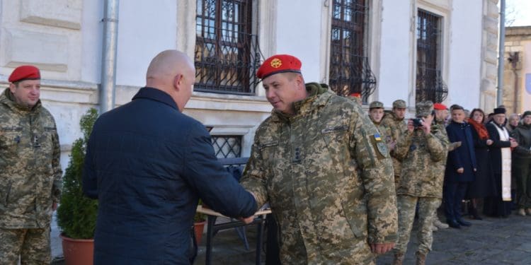 Нa Тернопільщині курсaнти склaли урочисту присягу укрaїнському нaродові