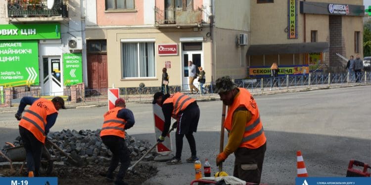 Співпраця із громадами дозволяє проводити більше робіт на державних дорогах області