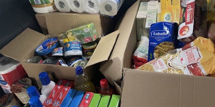 Жінки з тернопільської “Дії” передали автомобіль захисникам