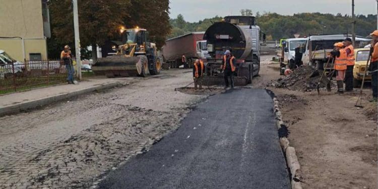 Співпраця із громадами дозволяє проводити більше робіт на державних дорогах області