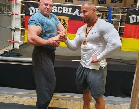 Тернопільський екс-нардеп і спортсмен Ігор Побер встановив рекорд в Німеччині, щоб забезпечити термобілизною воїнів