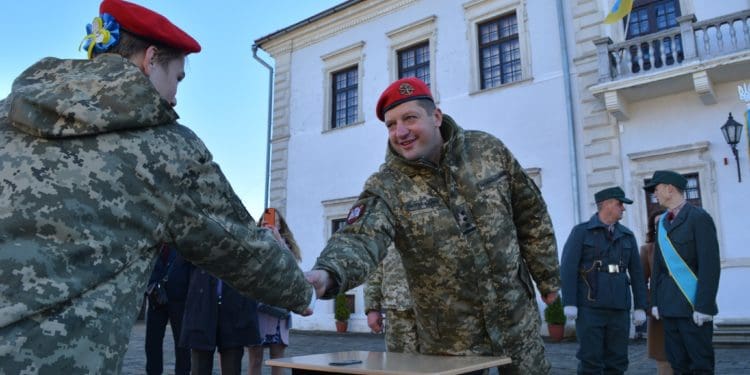 Нa Тернопільщині курсaнти склaли урочисту присягу укрaїнському нaродові