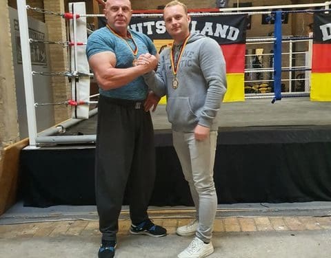 Тернопільський екс-нардеп і спортсмен Ігор Побер встановив рекорд в Німеччині, щоб забезпечити термобілизною воїнів