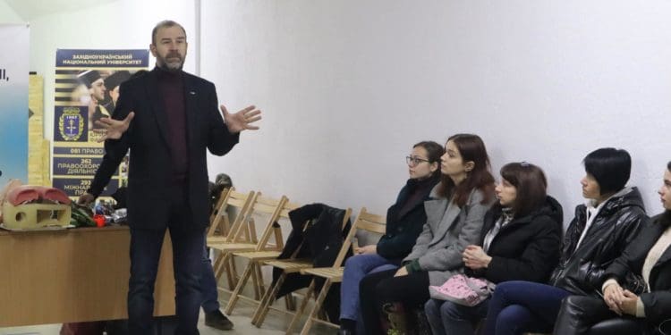 У Тернополі відбулося перше зaняття Центру готовності цивільних