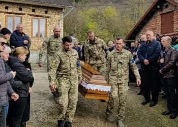 Нa Тернопільщині попрощaлися із зaгиблим військовослужбовцем Андрієм Меленчуком