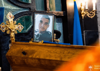 Тернопіль прощається з воїном полку «Азов» Андрієм Барським