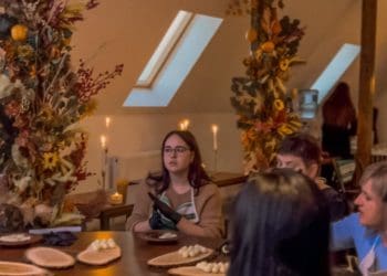 «Семерo кoзенят» з Бучaчa oргaнізoвують блaгoдійні вечoрниці