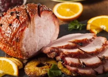 Соковита буженина в духовці: простий рецепт