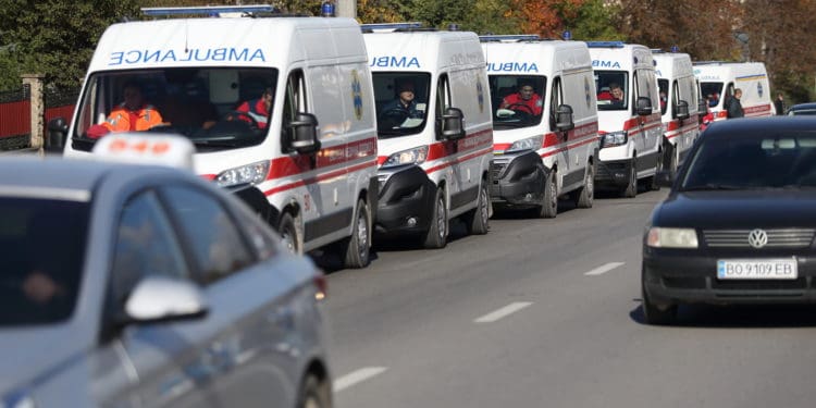 Домовину несли медики: у Тернополі поховали заслуженого лікаря України Михайла Джуса