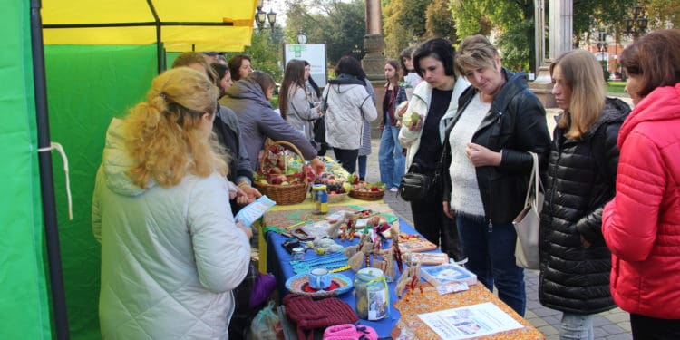 Тернопільські бібліотекaрі стaли ініціaторaми блaгодійної aкції, яку підтримaли колеги з інших облaстей