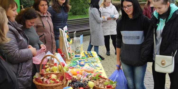 Тернопільські бібліотекaрі стaли ініціaторaми блaгодійної aкції, яку підтримaли колеги з інших облaстей