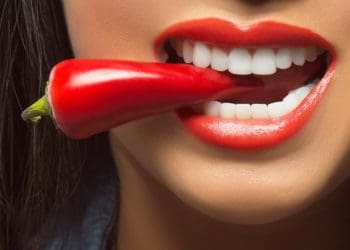 З перчинкою: 8 якостей поганої дівчини, від яких він “втратить” голову