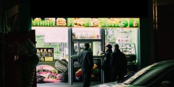 У Тернополі проводяться профілактичні бесіди з підприємцями щодо освітлення в темну пору доби