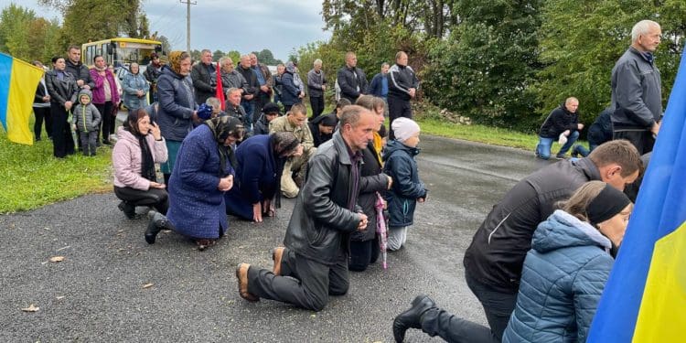 В останню путь на Тернопільщині провели 25-річного захисника Андрія Рудого