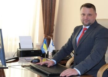 Затриманому на хабарі тернопільському податківцю Сергію Бабію змінили підозру