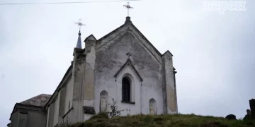 Разом зробили диво: у селі на Тернопільщині відновили історичний костел