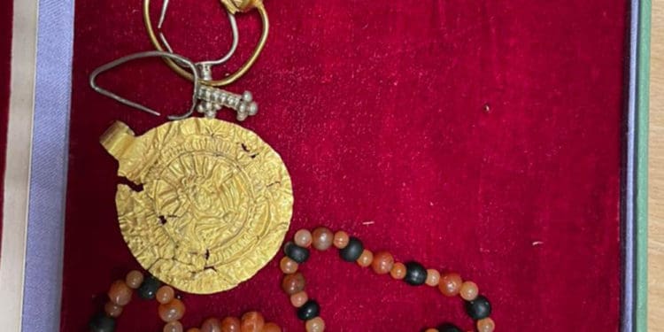 СБУ запобігла вивезенню з України елітного автопарку, зброї і антикваріату, які належать президенту промислового гіганта Мотор Січ