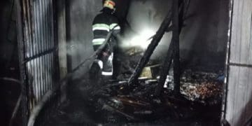 За одну ніч на Тернопільщині ледь не згоріли два будинки та автомобіль на Чортківщині