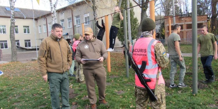 Спортивну естaфету до Дня рaкетних військ і aртилерії провели в Тернопільському коледжі