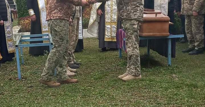 Захисника Максима Кюза з почестями похоронили в рідному селі