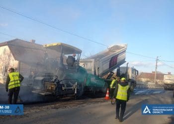 На Тернопільщині відновили ремонт найдовшого автошляху країни