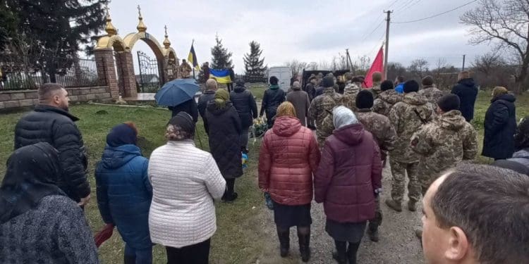 Захисника Максима Кюза з почестями похоронили в рідному селі