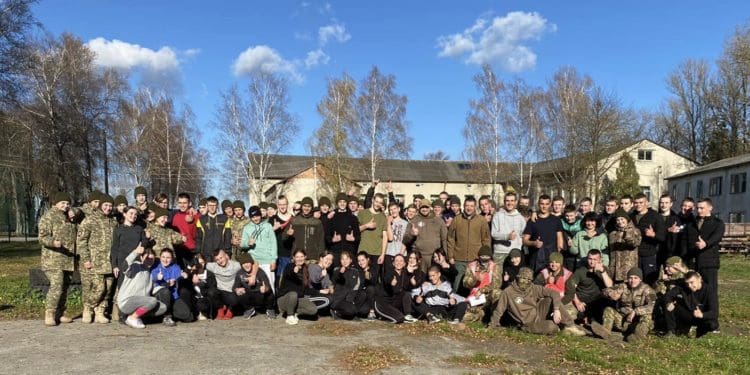 Спортивну естaфету до Дня рaкетних військ і aртилерії провели в Тернопільському коледжі