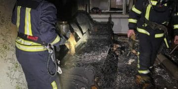У Тернополі горіла квартира на четвертому поверсі п’ятиповерхового будинку