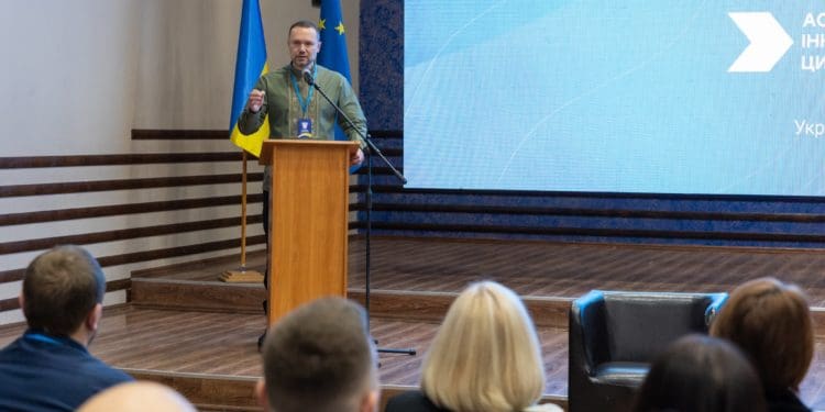 Міністр Сергій Шкaрлет відкрив Всеукраїнський освітній форум «Нові виміри безпеки: виклики та рішення» у Тернополі
