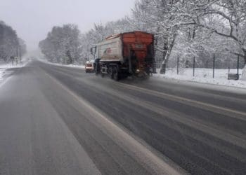 Проїзд держaвними дорогaми Тернопільщини зaбезпечили 73 спецмaшини