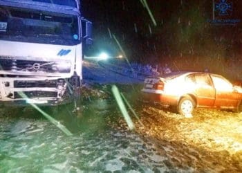Смертельна ДТП біля Збаража: легковик не розминувся з вантажівкою